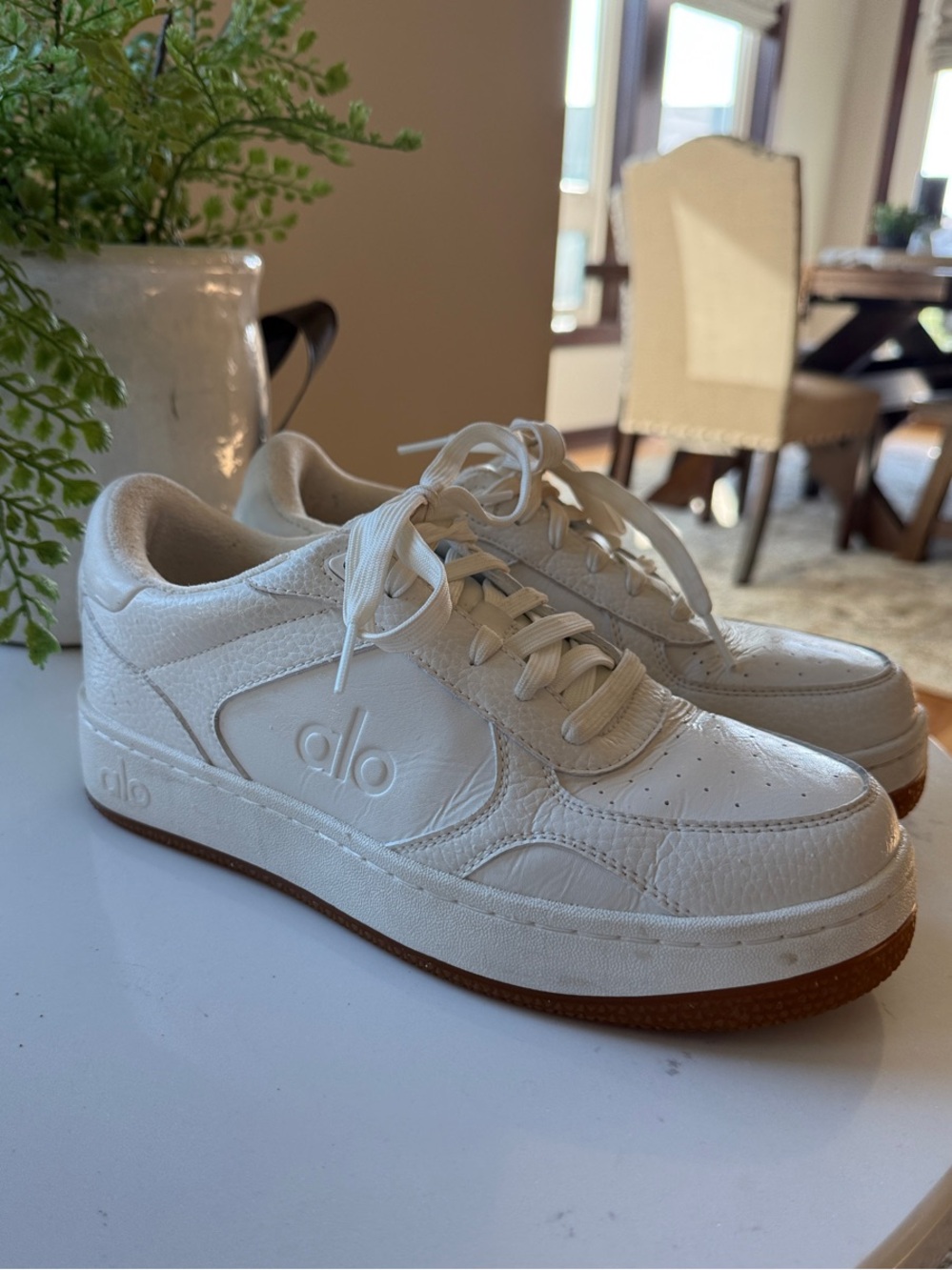 ALO Yoga Kids Low-Top Sneakers in Off-White with Gum Sole